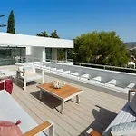 Amazing Modern Villa Located Mins From Beach Rdr234