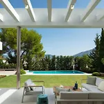 Amazing Modern Villa Located Mins From Beach Rdr234