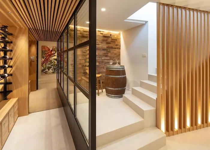 Amazing Modern Villa Located Mins From Beach Rdr234
